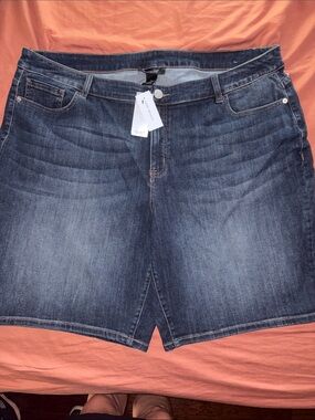 Plus size 22 Venezia Dark Blue Denim Shorts with Front Slit